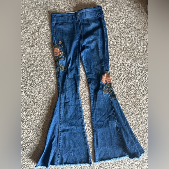 Show Me Your Mumu Flare Jeans - Picture 1 of 5